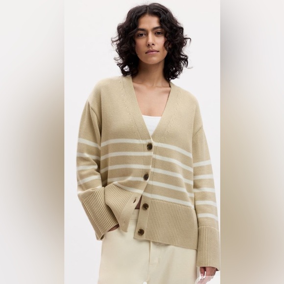 Gap Striped 24/7 Split-Hem Oversized Fisherman Grandpa Cardigan Sweater NWT L - Picture 1 of 7